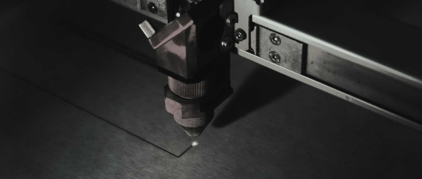 Mugo Découpe et gravure laser grace à nos machines de précision